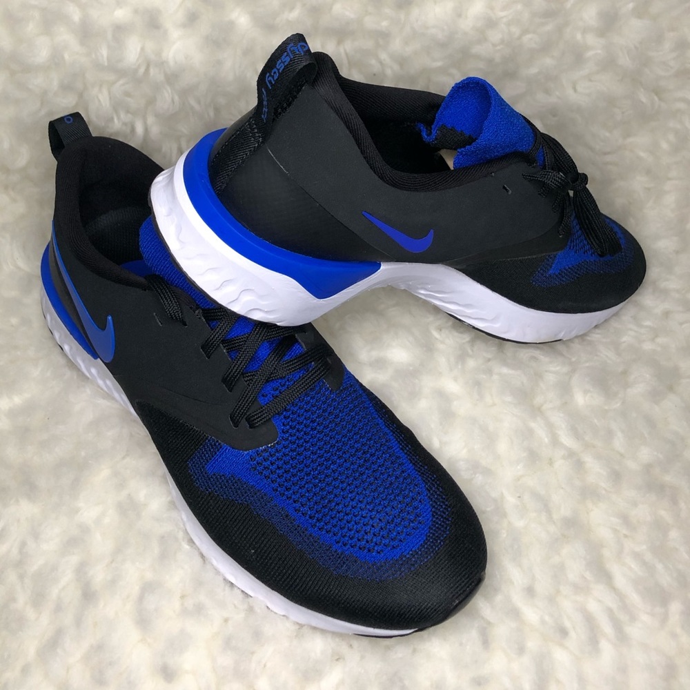 Nike - Picture 4 of 5